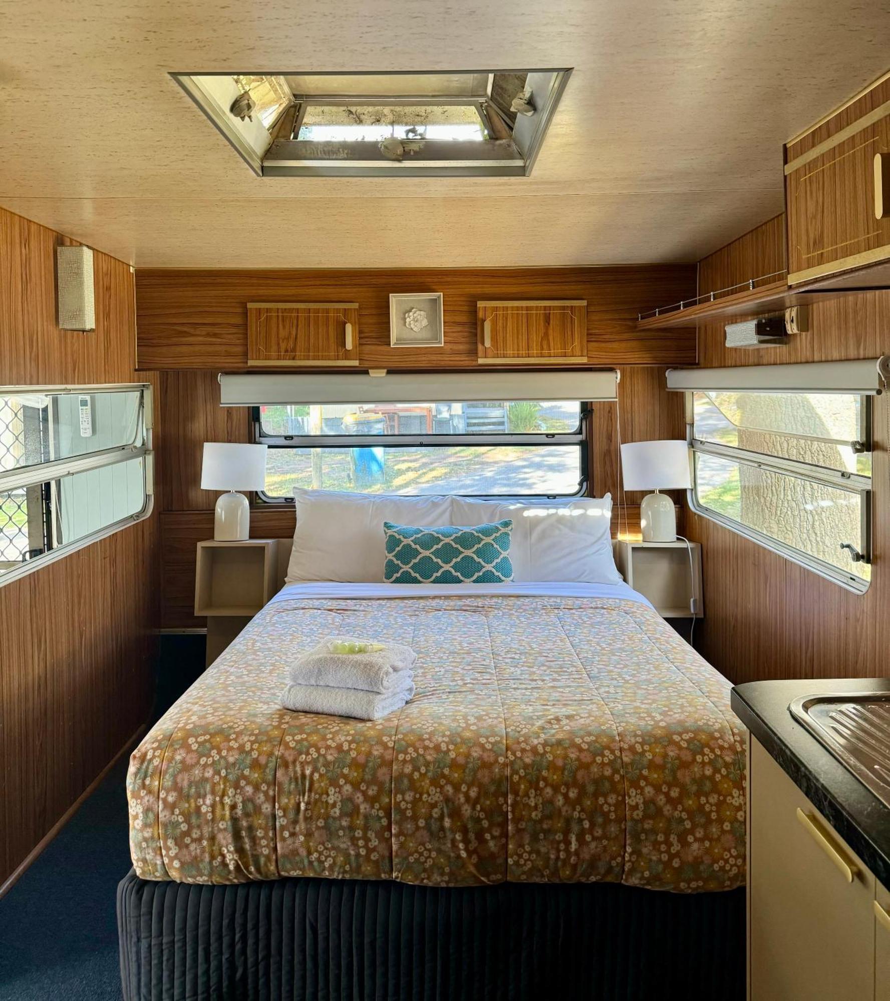 Mornington Peninsula Retro Caravans ライ 部屋 写真